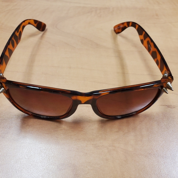 FREE WITH PURCHASE - Studded Sunglasses - Picture 3 of 8